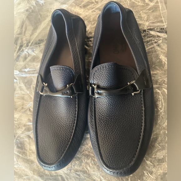 Salvatore Ferragamo men’s driving shoes - Picture 1 of 3